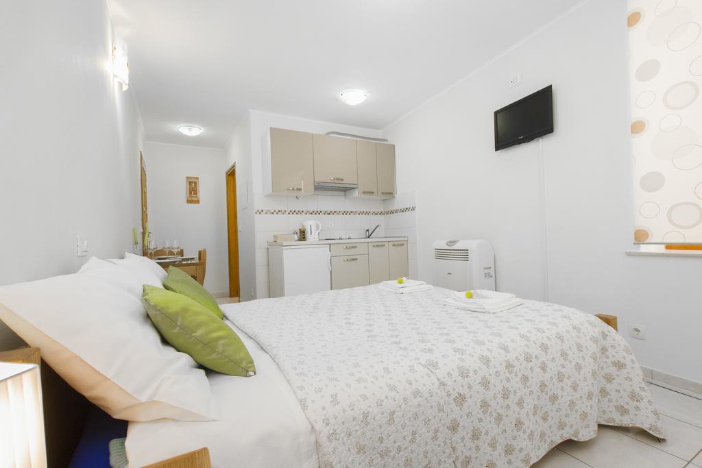 Top City Center Apartments ชิเบนิก ภายนอก รูปภาพ