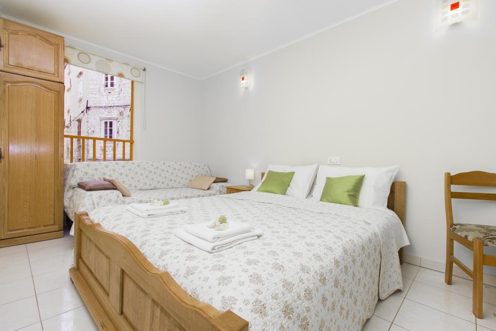 Top City Center Apartments ชิเบนิก ภายนอก รูปภาพ